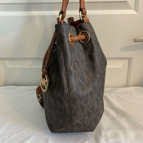 Michael Kors Signature Bedford Ravel Drawstring Bucket Bag - Picture 8 of 11